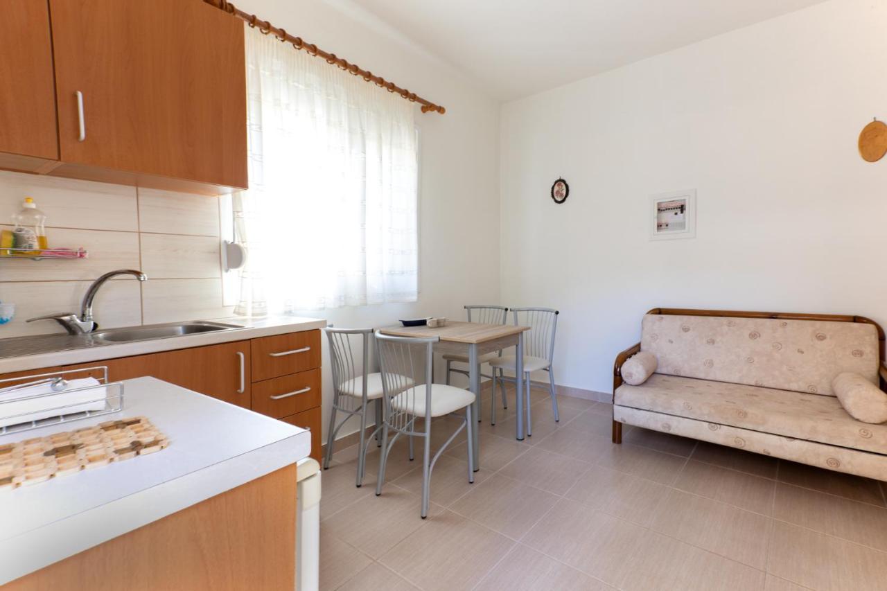 Nikki'S Family Apartments Sivota  Bagian luar foto