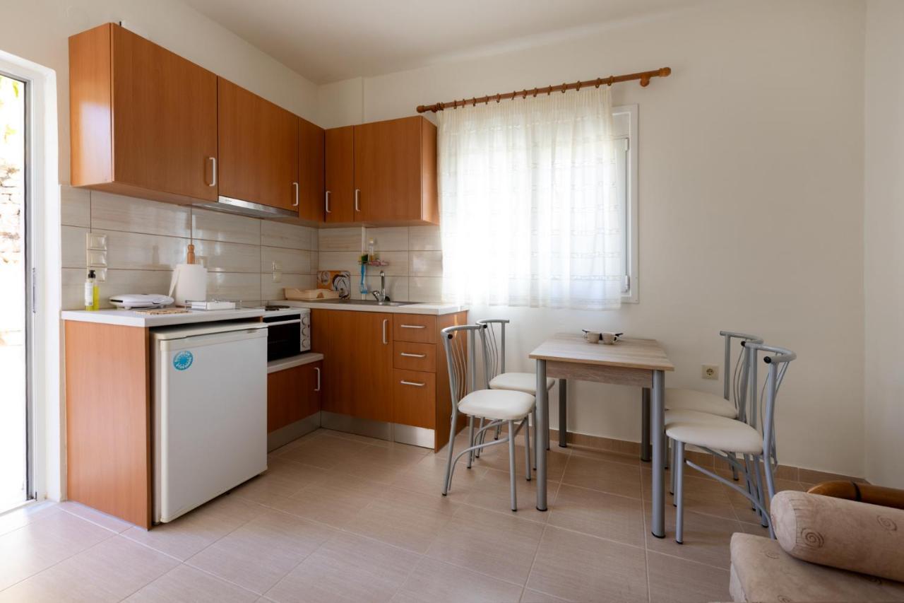 Nikki'S Family Apartments Sivota  Bagian luar foto